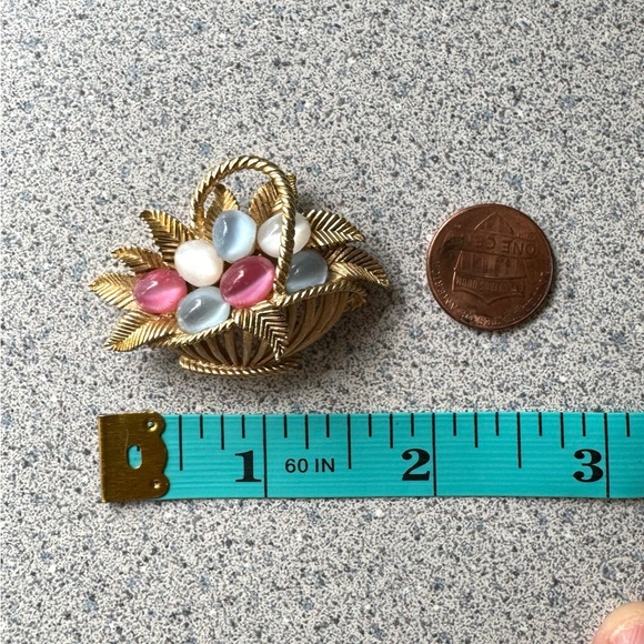 Crown Trifari vintage 1960s jelly belly lucite Easter brooch Alfred Philippe 50s - Picture 3 of 15